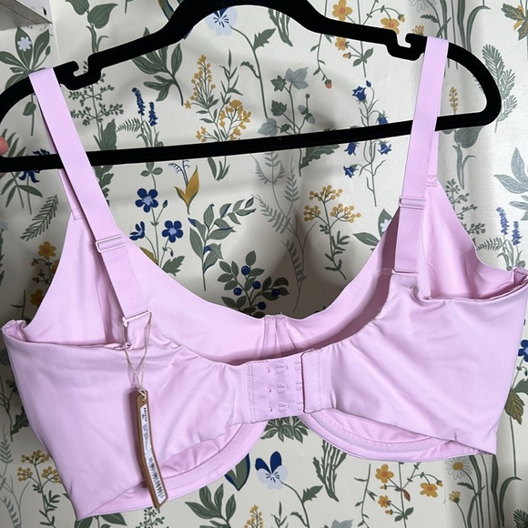 SKIMS Fits Everybody Unlined Demi Bra in Cherry Blossom size 42H NWT - Picture 3 of 4